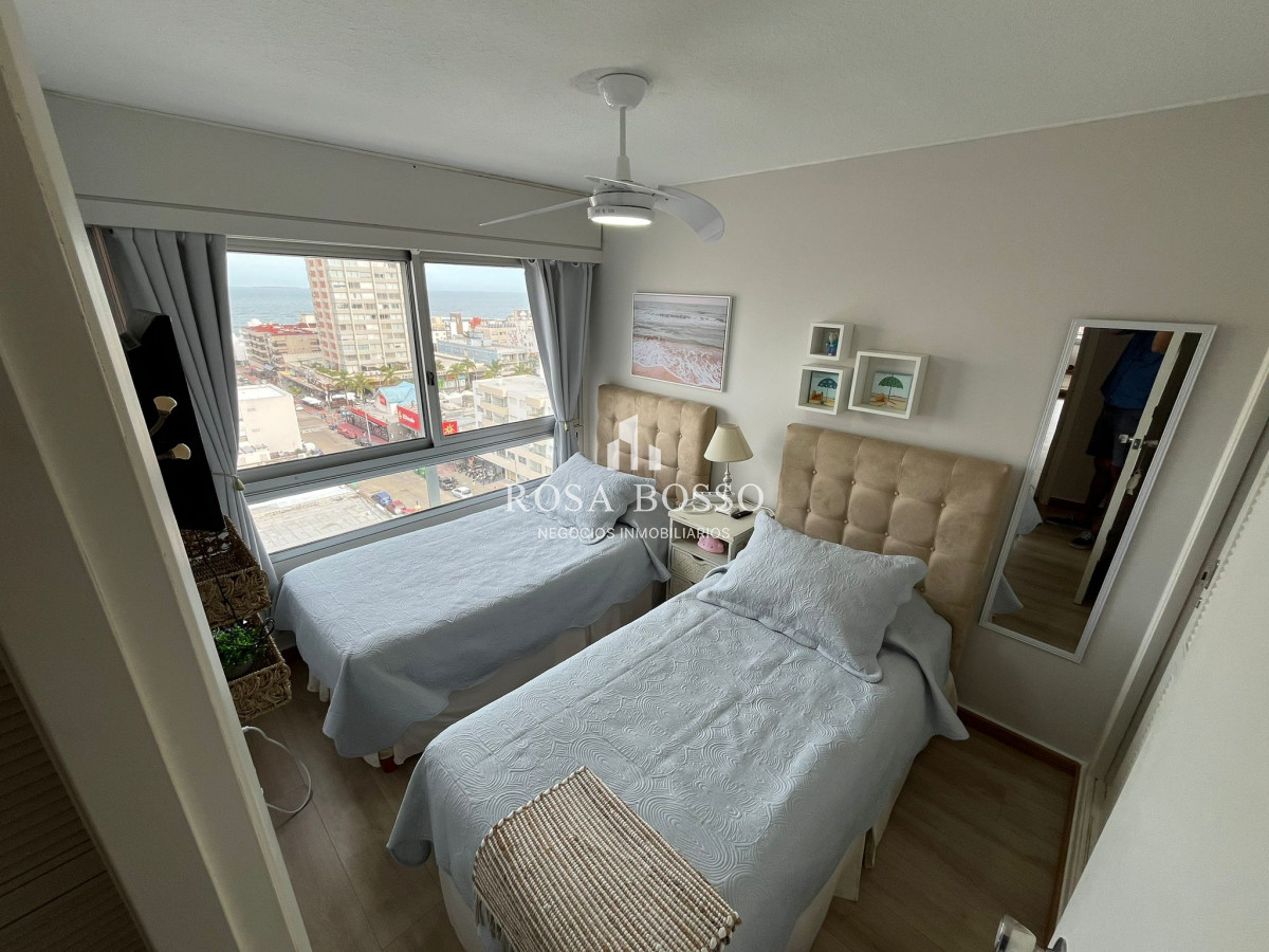Apartamento ID.8239 - Departamento con vista al mar en Península, Punta del Este