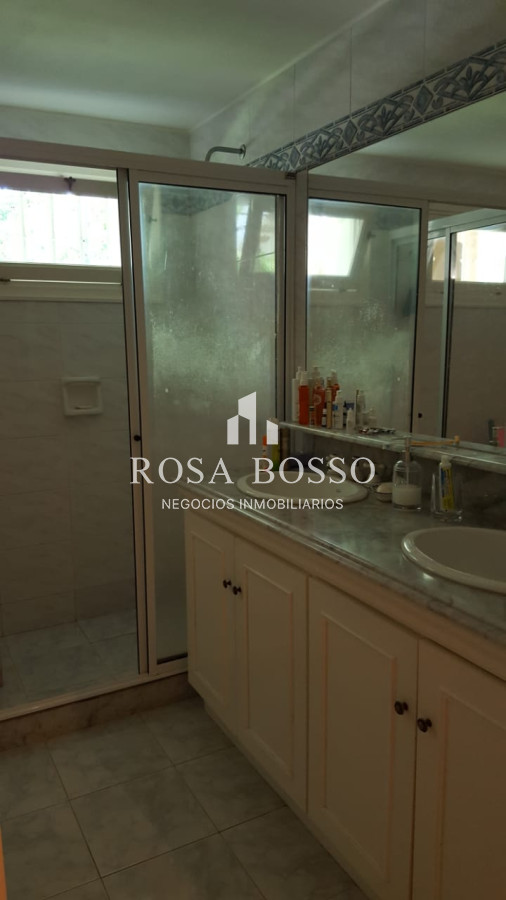 Apartamento ID.7030 - Excelente casa en alquiler en zona residencial!!! Consulte!!