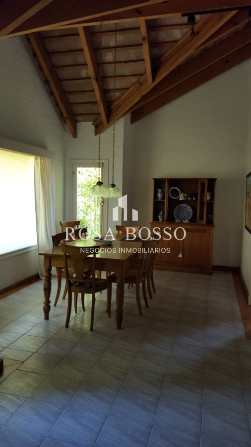 Apartamento ID.7030 - Excelente casa en alquiler en zona residencial!!! Consulte!!