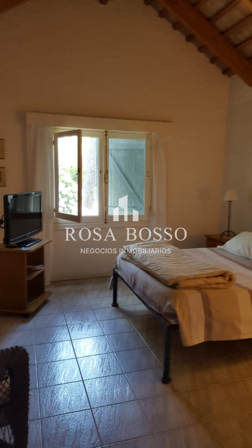 Apartamento ID.7030 - Excelente casa en alquiler en zona residencial!!! Consulte!!