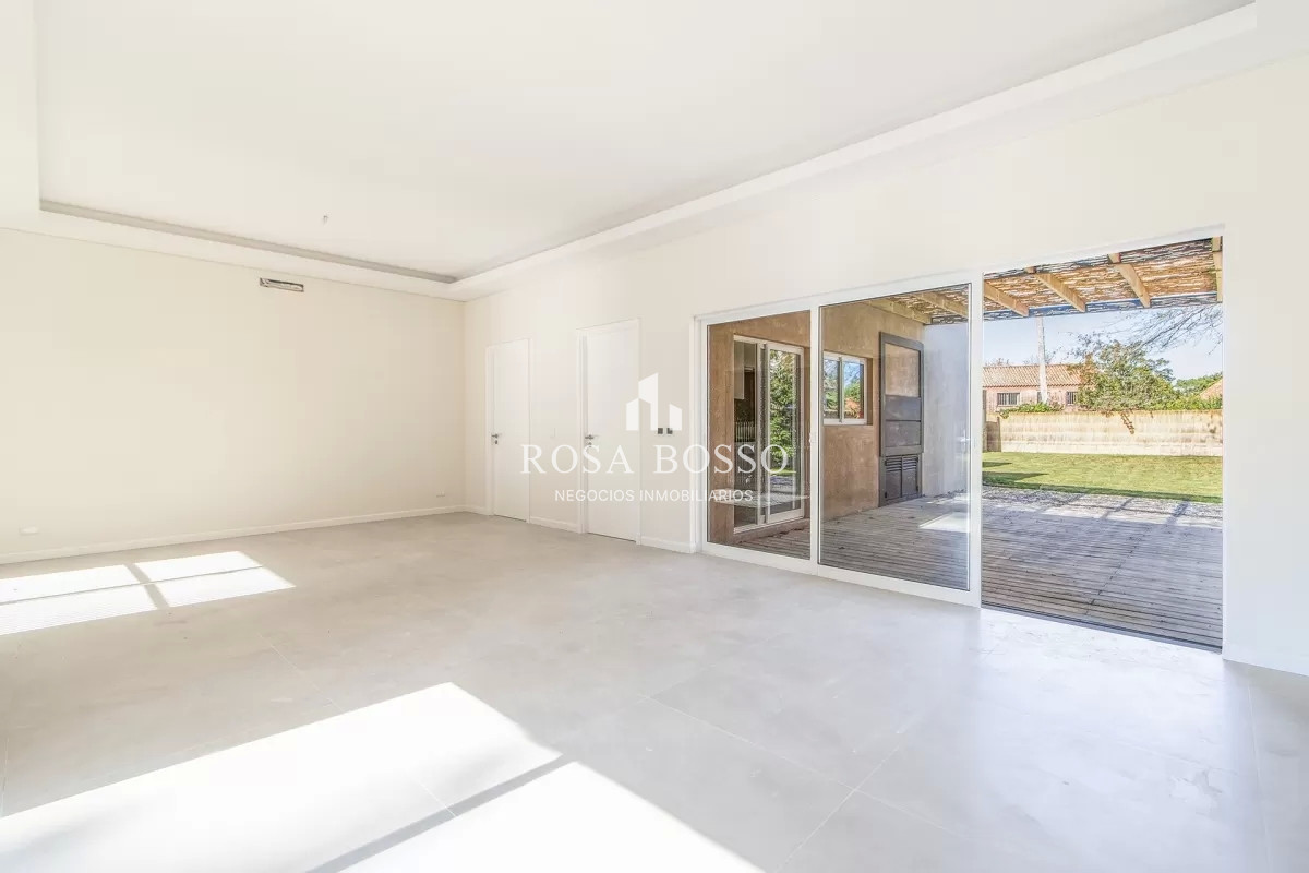 Apartamento ID.8783 - Venta, Casa, 3 dormitorios, Brava