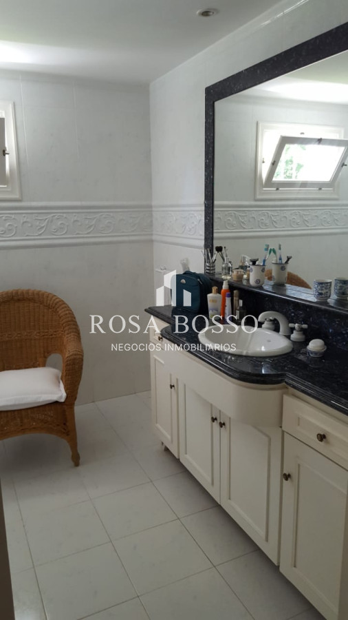 Apartamento ID.7030 - Excelente casa en alquiler en zona residencial!!! Consulte!!