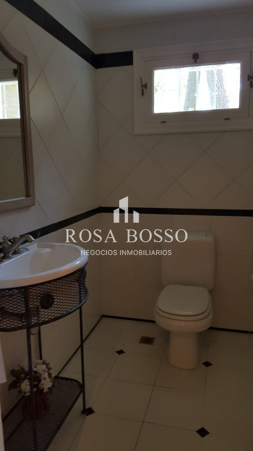 Apartamento ID.7030 - Excelente casa en alquiler en zona residencial!!! Consulte!!