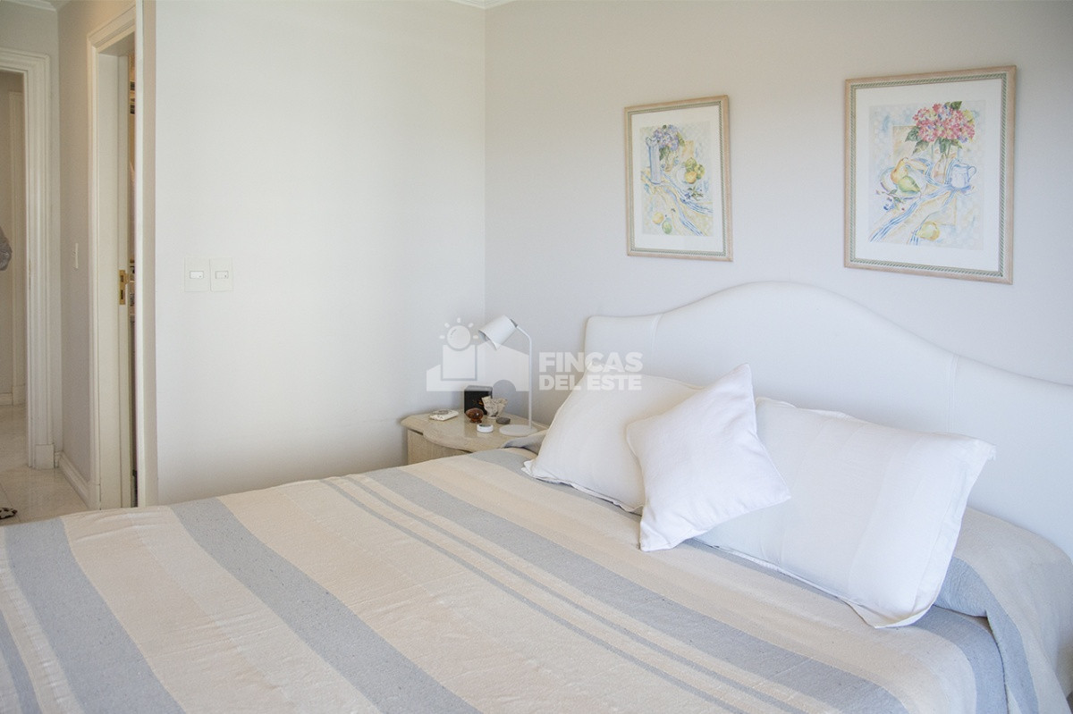 Apartamento ID.1062/Departamento-de-3-dormitorios-en-Punta-del-Este - Departamento de 3 dormitorios en Punta del Este