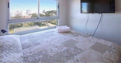 Lindo apartamento en venta de 2 dormitorios en Ocean Drive, Punta del Este. - JPA6351A