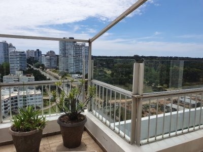 Espectacular penthouse en venta. Edificio Tiburon planta de 3 dormitorios, Punta del Este  - JPA9443A