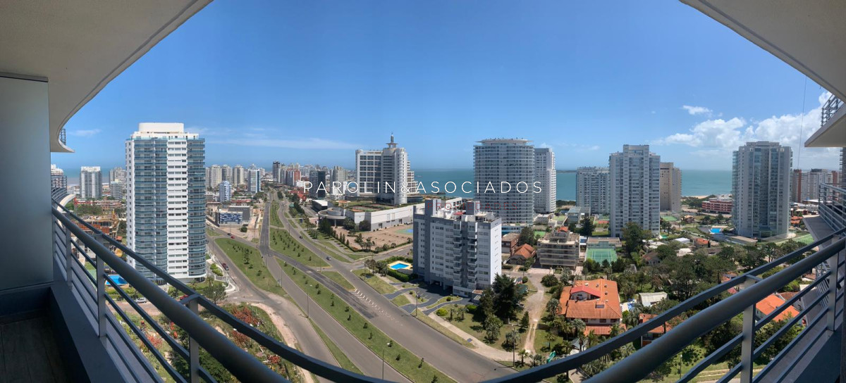 Apartamento en venta de 2 dormitorios en Alexander Boulevard, Punta del Este.