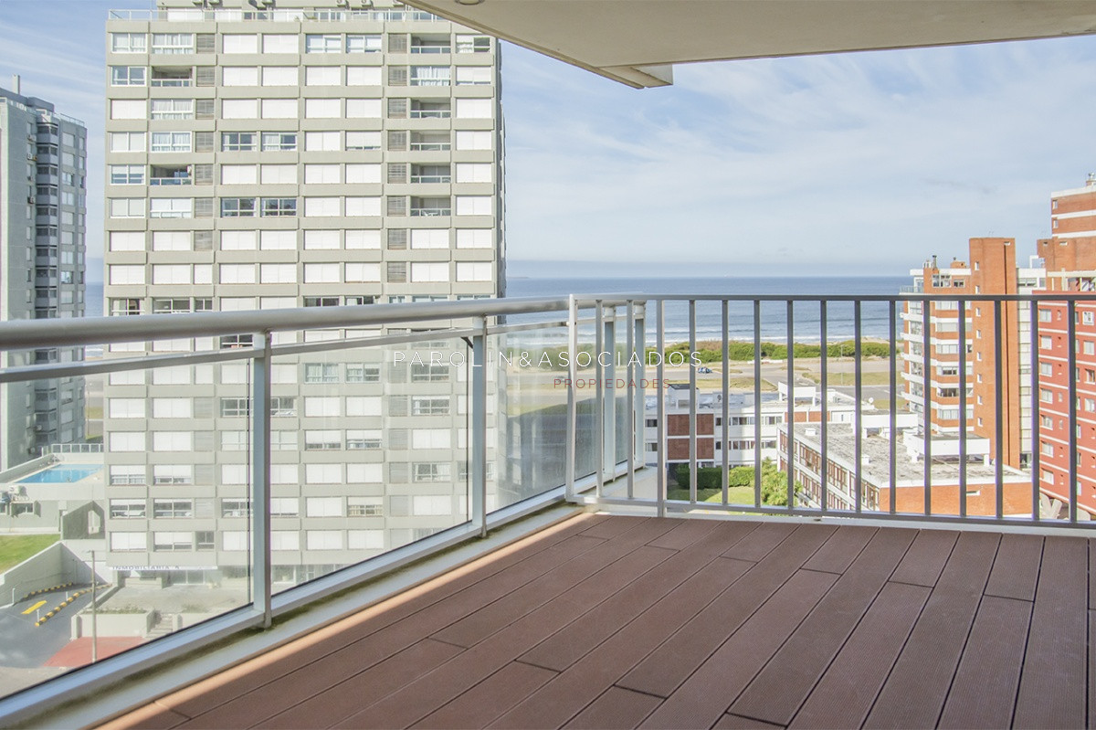 Elegancia y Comodidad a Pasos del Mar, departamento de 2 dormitorios en Torre Onix - JPA11751A
