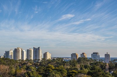 Hermoso apartamento en venta de 3 dormitorios en Punta del Este.