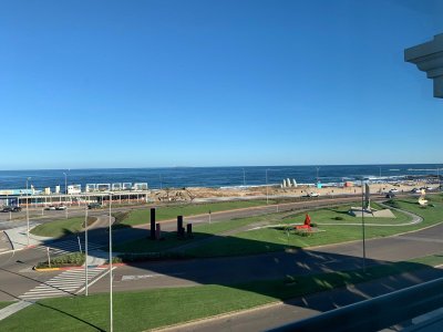 Hermoso Departamento en venta con agradable vista. Torre Imperiale, Punta del Este