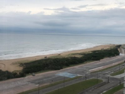 Apartamento en venta de 3 dormitorios en Edificio Tiburón, Punta del Este.