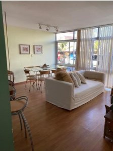 Apartamento de 3 dormitorios en venta en edificio Pan de Azúcar, Punta del Este.