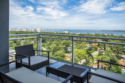 Hermoso apartamento en venta en torre Bellagio, Punta del Este.