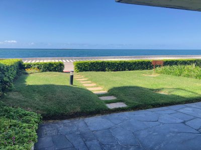 HERMOSO DEPARTAMENTO FRENTE AL MAR