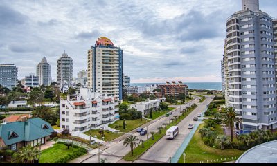 Departamento en Venta de 3 Dormitorios en Forest Tower II, Punta del Este