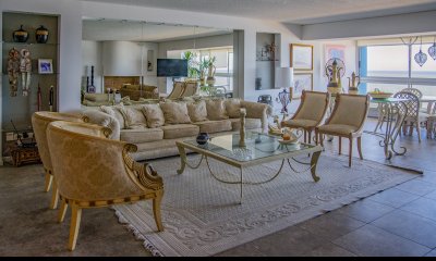 Espectacular departamento en venta con vista al mar y 3 dormitorios mas servicio en Punta del Este.