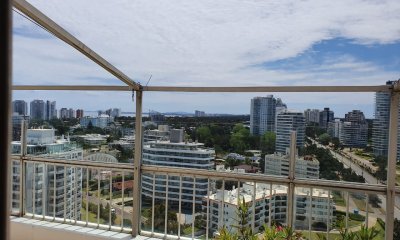Espectacular penthouse en venta. Edificio Tiburon planta de 3 dormitorios, Punta del Este