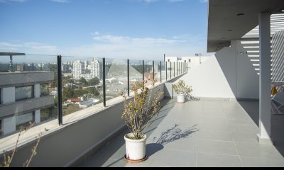 Apartamento de 1 dormitorio en venta con gran terraza en Punta del Este.