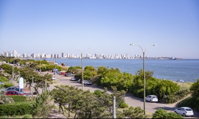 Se vende apartamento de 3 dormitorios en Edificio Horizonte, Playa Mansa, Punta del Este