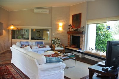 casa en venta de 5 dormitorios a metros del mar  - jpa8132c