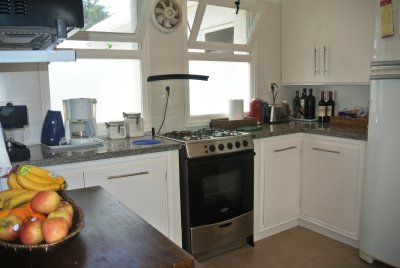 casa en venta de 5 dormitorios a metros del mar  - jpa8132c