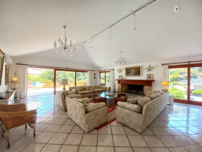 Casa en Venta de 5 Dormitorios en Playa Mansa, Punta del Este 