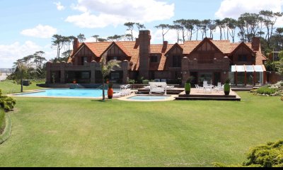 Casa de 7 dormitorios en primera linea de la mansa Punta del Este
