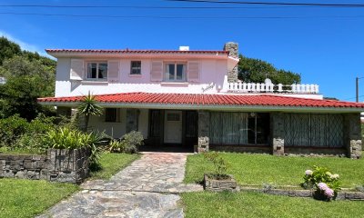 Casa en Venta de 4 Dormitorios en Playa Mansa, Punta del Este
