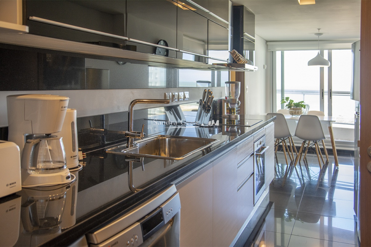 Apartamento ID.1996 - VENTA BRAVA Hermoso departamento frente al mar!!!