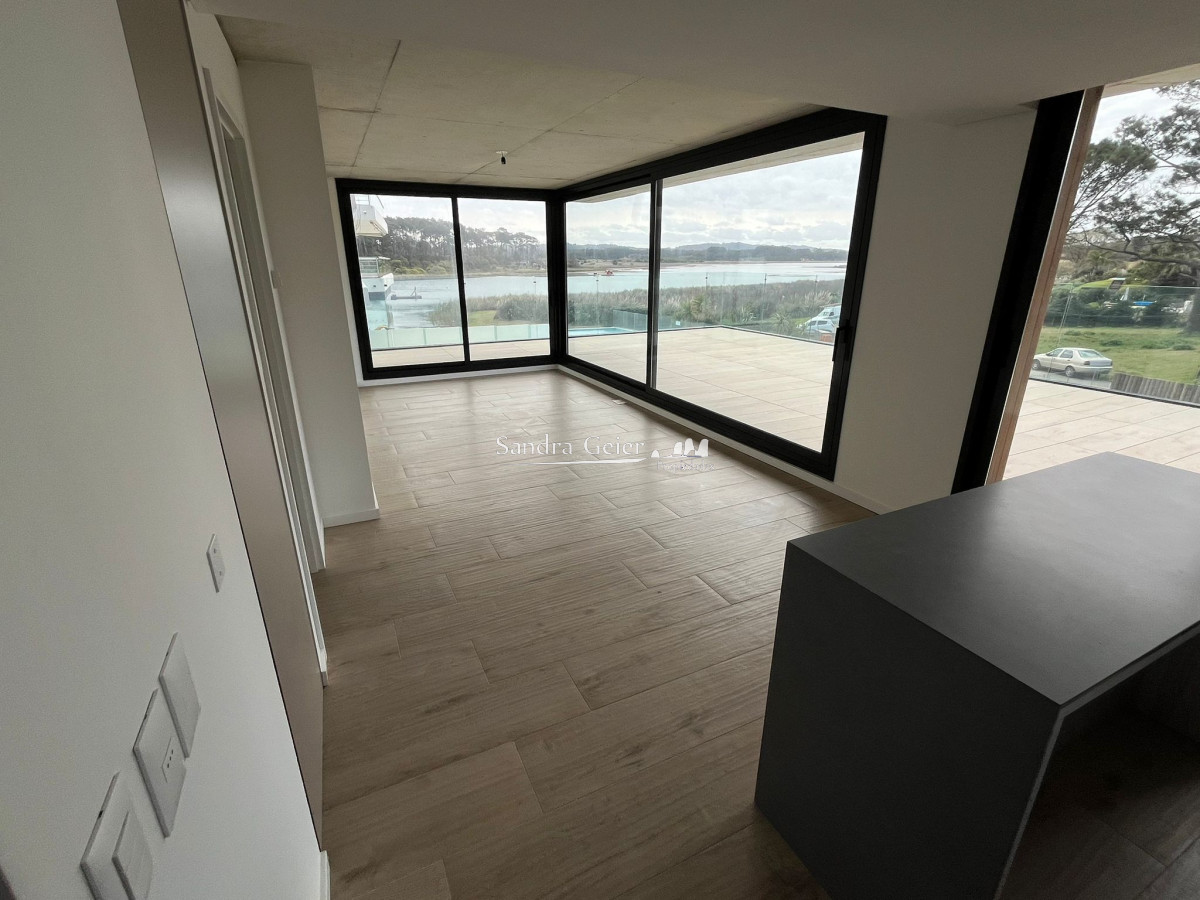 Apartamento ID.3433 - Departamento de 2 dormitorios con 2 baños en venta, gran terraza. Walmer Lagoon
