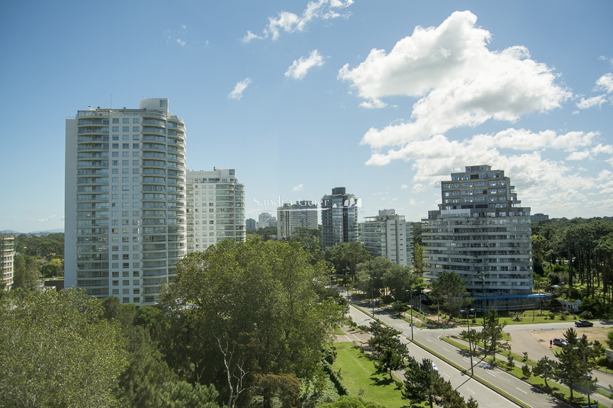 Apartamento ID.2840 - Vende gran apartamento en Brava - Punta del Este de 3 Dormitorios