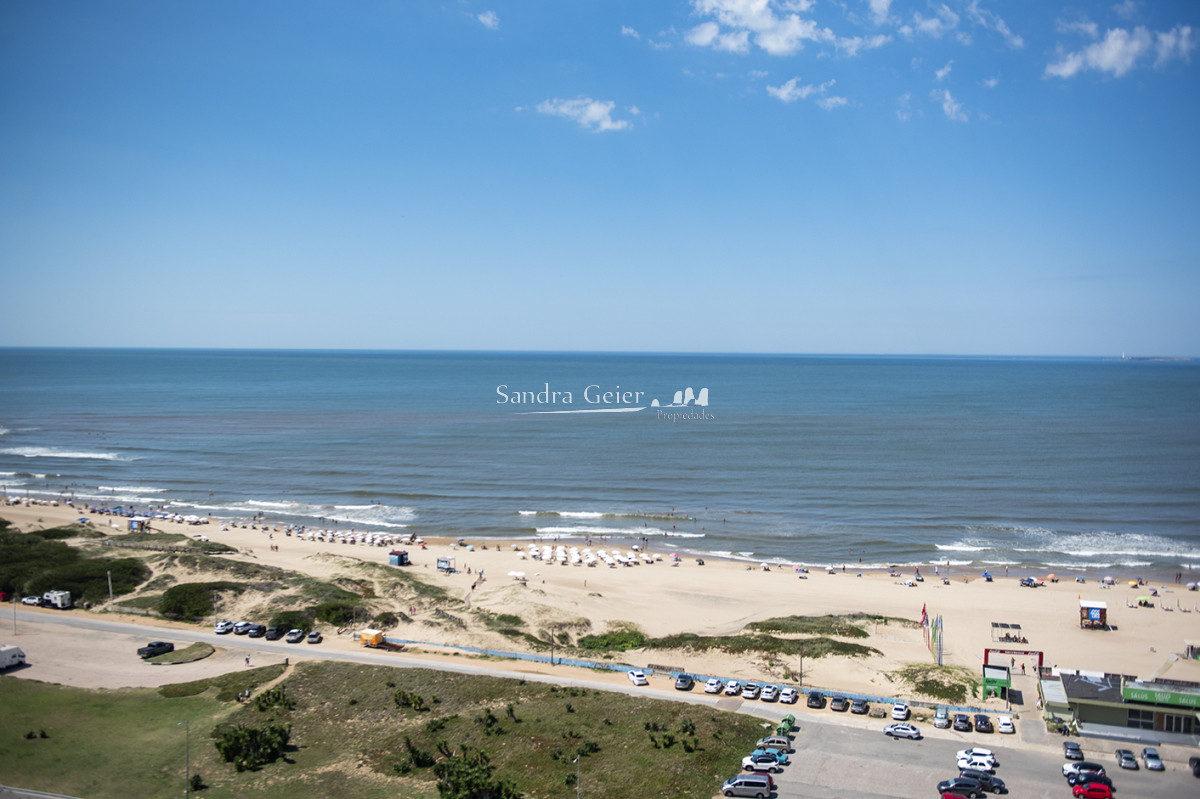 Apartamento ID.2980 - Hermoso Pent-house en torre Imperiale ,venta en zona de la Brava.