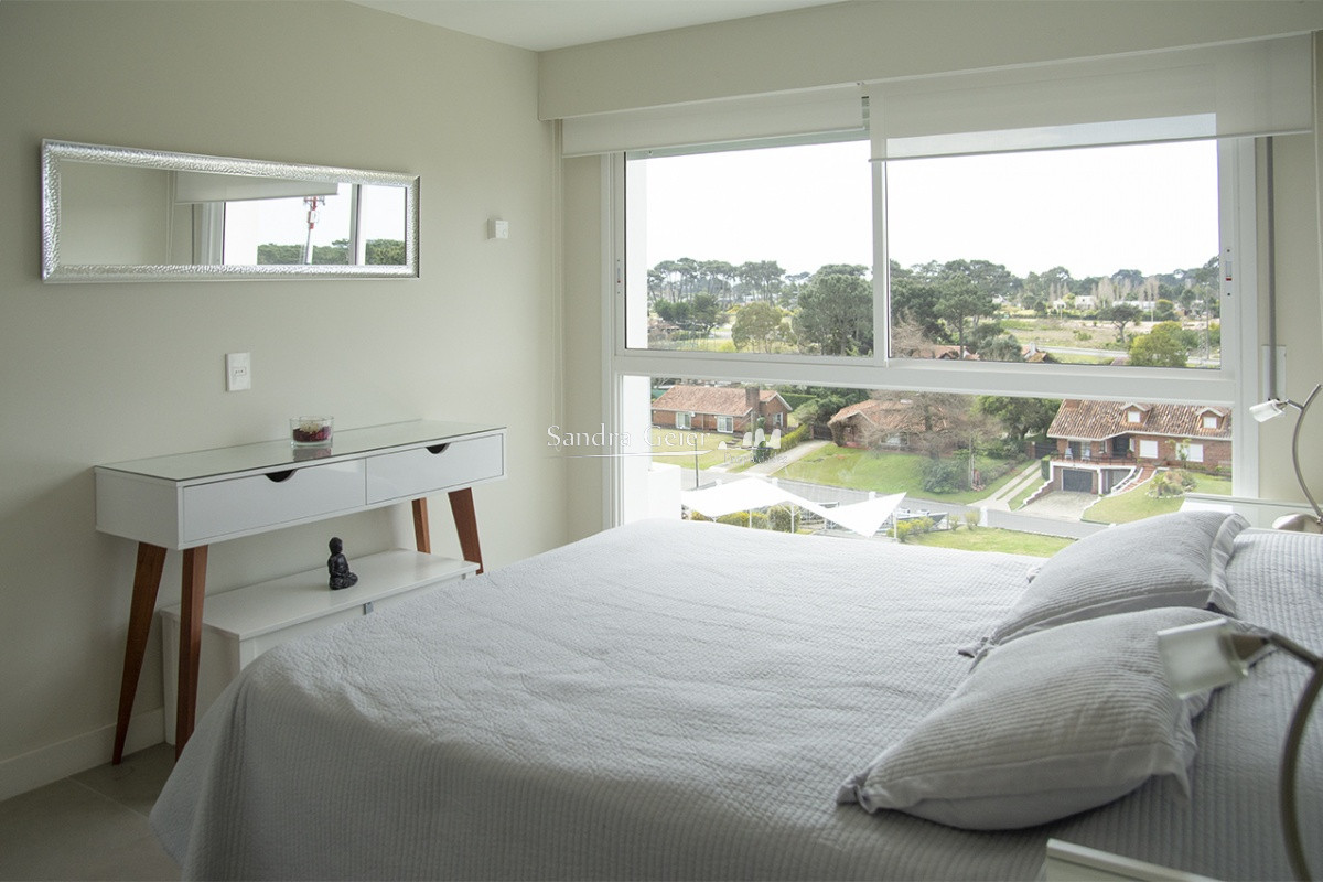 Apartamento ID.2946 - Departamento de 2 dormitorios en venta, Punta del Este