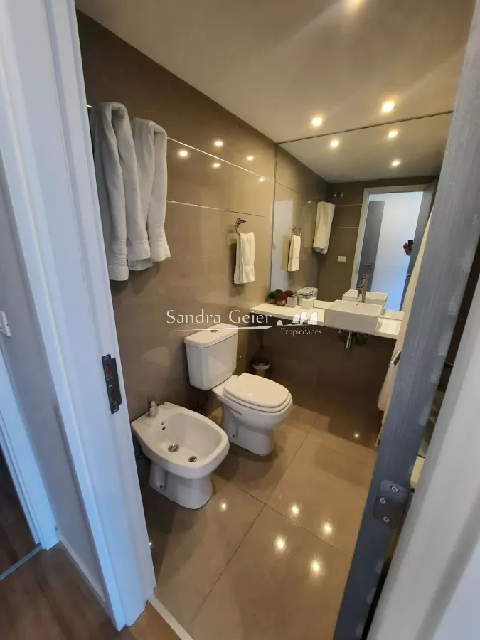 Apartamento ID.2307 - Hermoso Departamento de 2 dormitorios en venta en edificio Alexander Boulevard