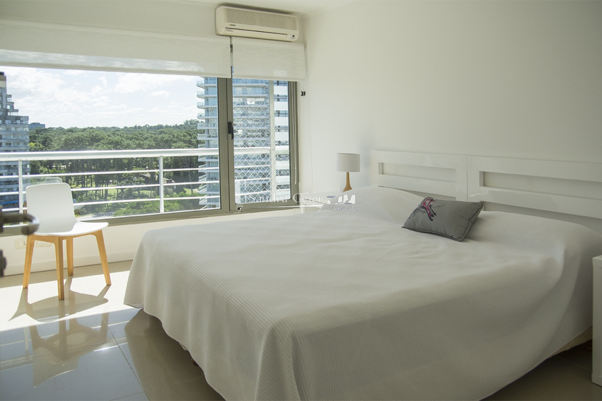 Apartamento ID.2840 - Vende gran apartamento en Brava - Punta del Este de 3 Dormitorios