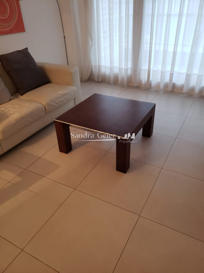 Apartamento ID.2947 -  PENINSULA Vende apartamento de 2 dormitorios en Punta del Este