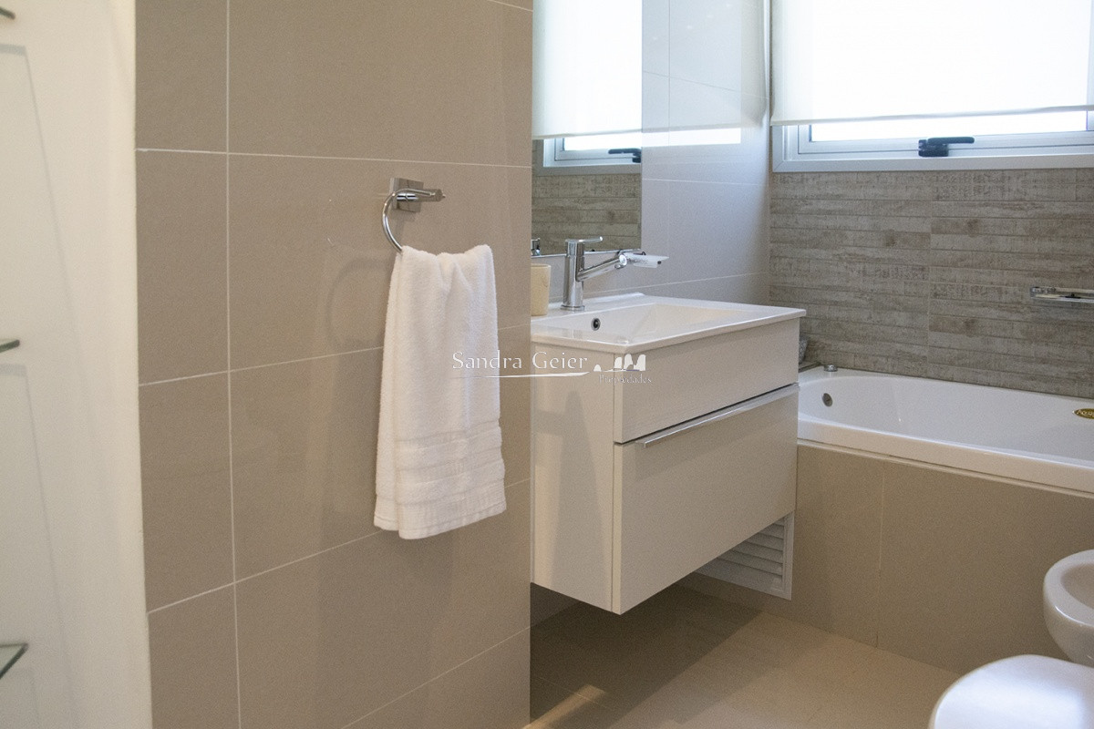 Apartamento ID.1996 - VENTA BRAVA Hermoso departamento frente al mar!!!