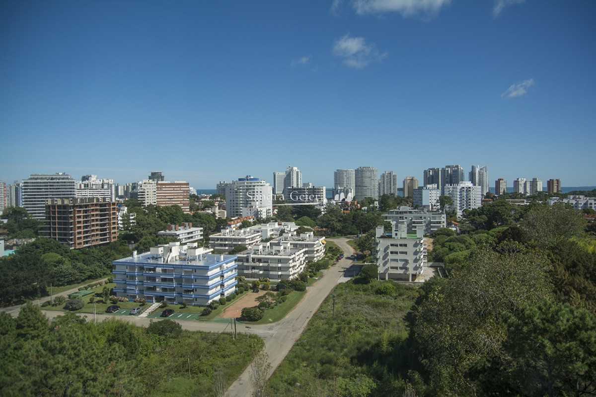 Apartamento ID.2840 - Vende gran apartamento en Brava - Punta del Este de 3 Dormitorios