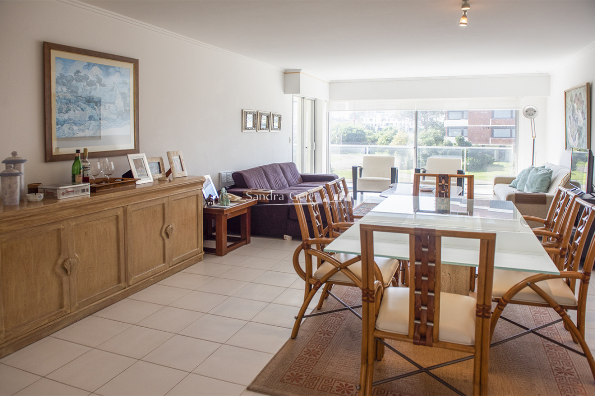 Apartamento ID.2965 - Vende departamento de 3 dormitorios en Ocean Tower, Punta del Este 