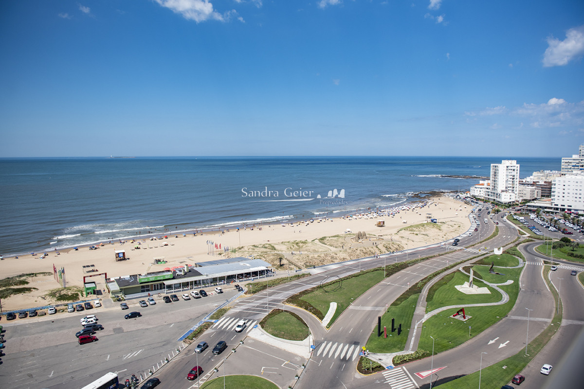 Apartamento ID.2980 - Hermoso Pent-house en torre Imperiale ,venta en zona de la Brava.
