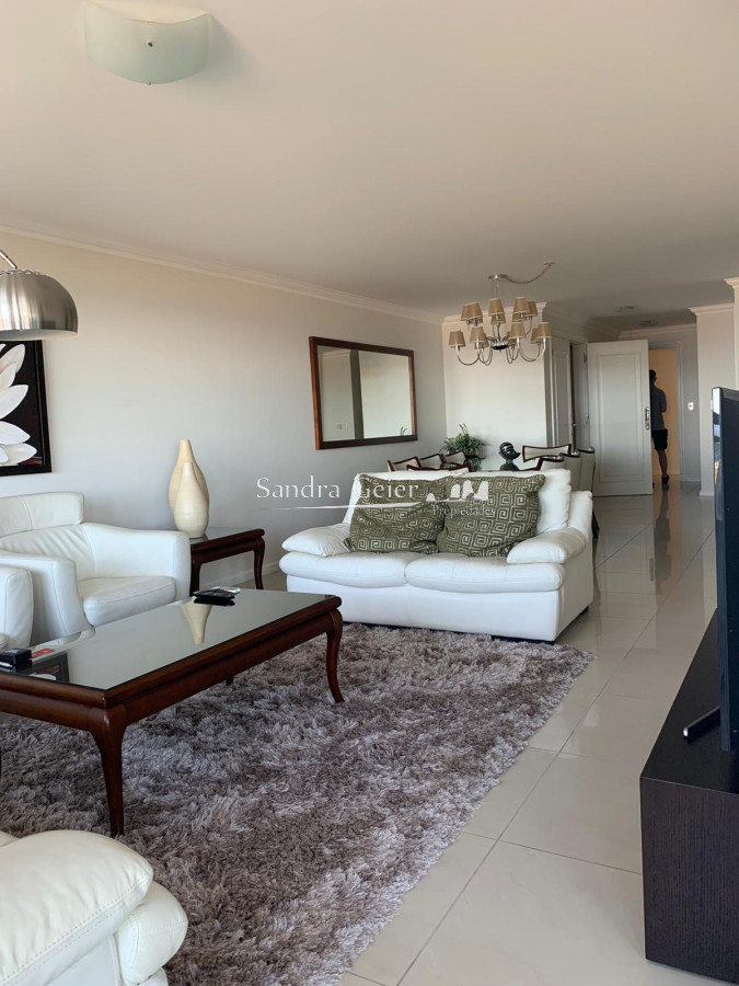 Apartamento ID.2153 - Hermoso Departamento en venta con agradable vista. Torre Imperiale.