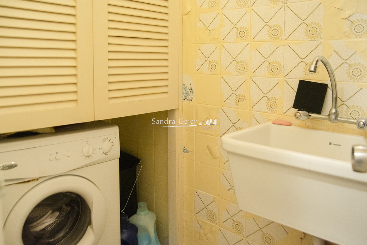 Apartamento ID.2184 - Departamento de 3 dormitorio con parrillero en venta , ultimo piso frente al mar, Punta del Este