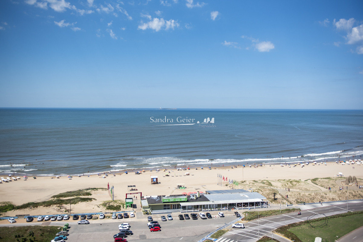 Apartamento ID.2980 - Hermoso Pent-house en torre Imperiale ,venta en zona de la Brava.