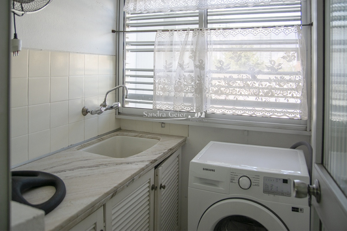 Apartamento ID.2189 - Hermoso Departamento de 3 dormitorios en venta frente al mar. 
