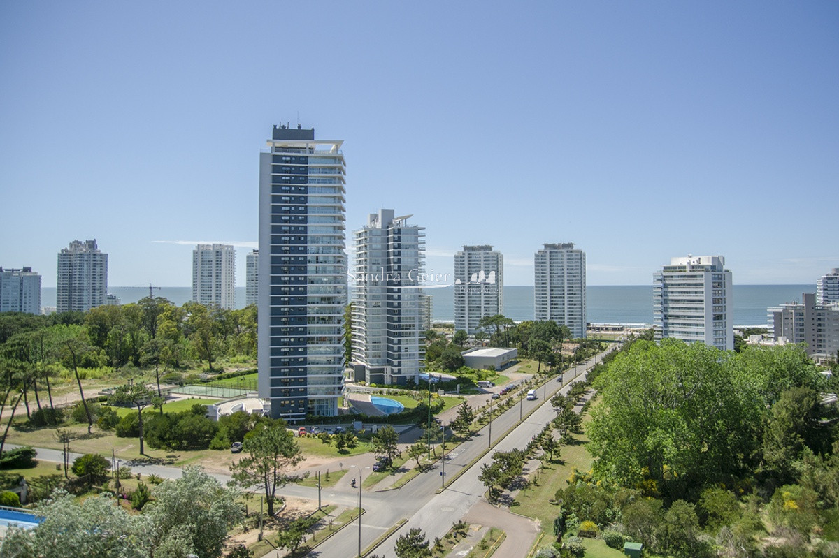 Apartamento ID.2766 - VENTA ROOSVELT TRES DORMITORIOS OCEAN DRIVE PISO ALTO
