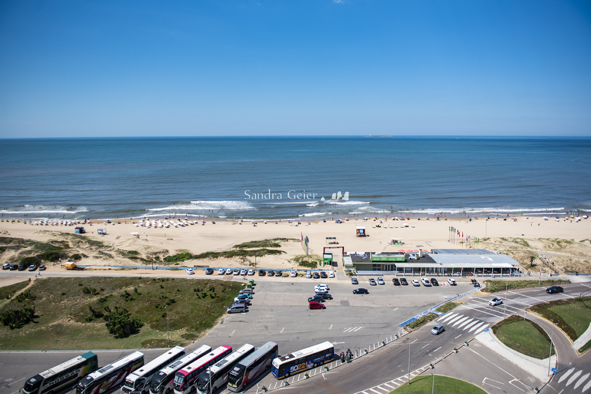 Apartamento ID.2980 - Hermoso Pent-house en torre Imperiale ,venta en zona de la Brava.