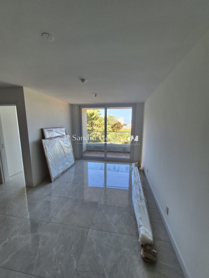 Apartamento ID.3317 - Invierta en Punta del este en hasta 100 cuotas. Departamentos en venta.