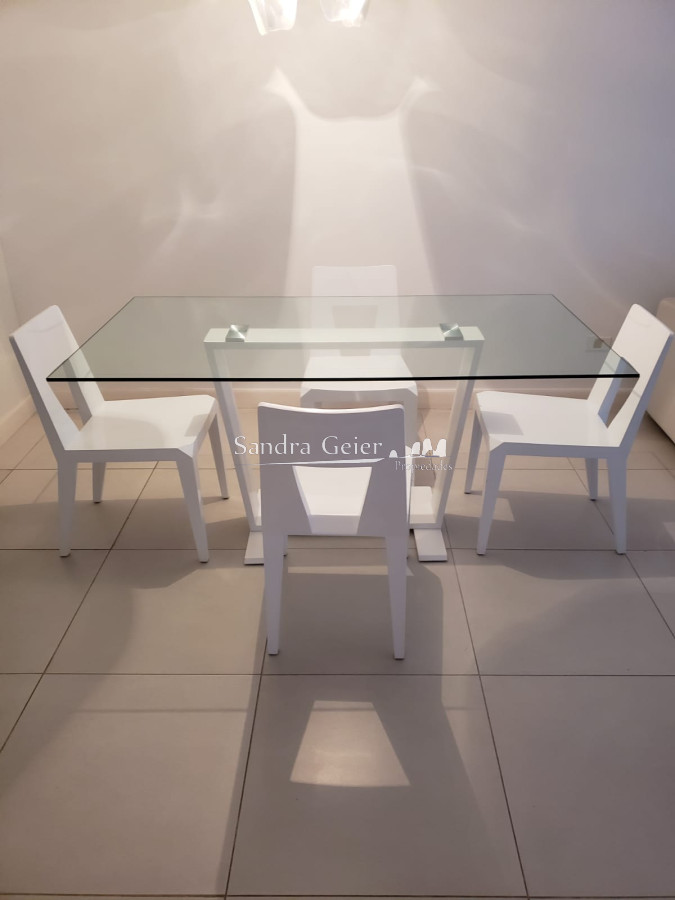 Apartamento ID.2947 -  PENINSULA Vende apartamento de 2 dormitorios en Punta del Este