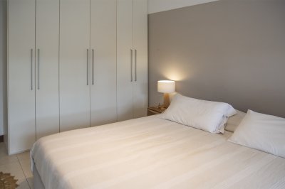 Apartamento ID.1704 - Oportunidad, apartamento en venta en Punta del Este de 3 dormitorios. Terraza con parrillero.