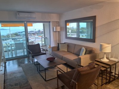 Apartamento ID.2189 - Hermoso Departamento de 3 dormitorios en venta frente al mar. 